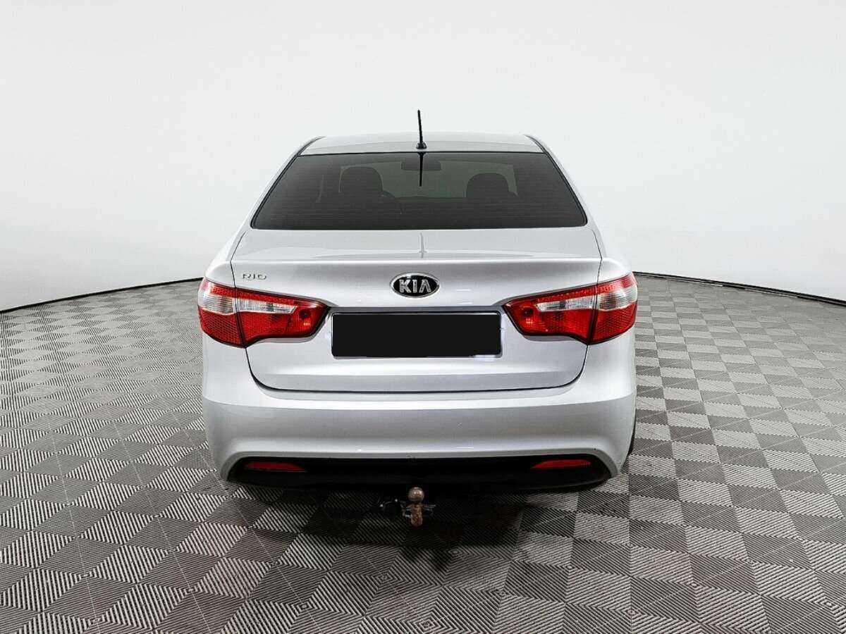 Kia Rio с пробегом — 2015 год. Фото: #4