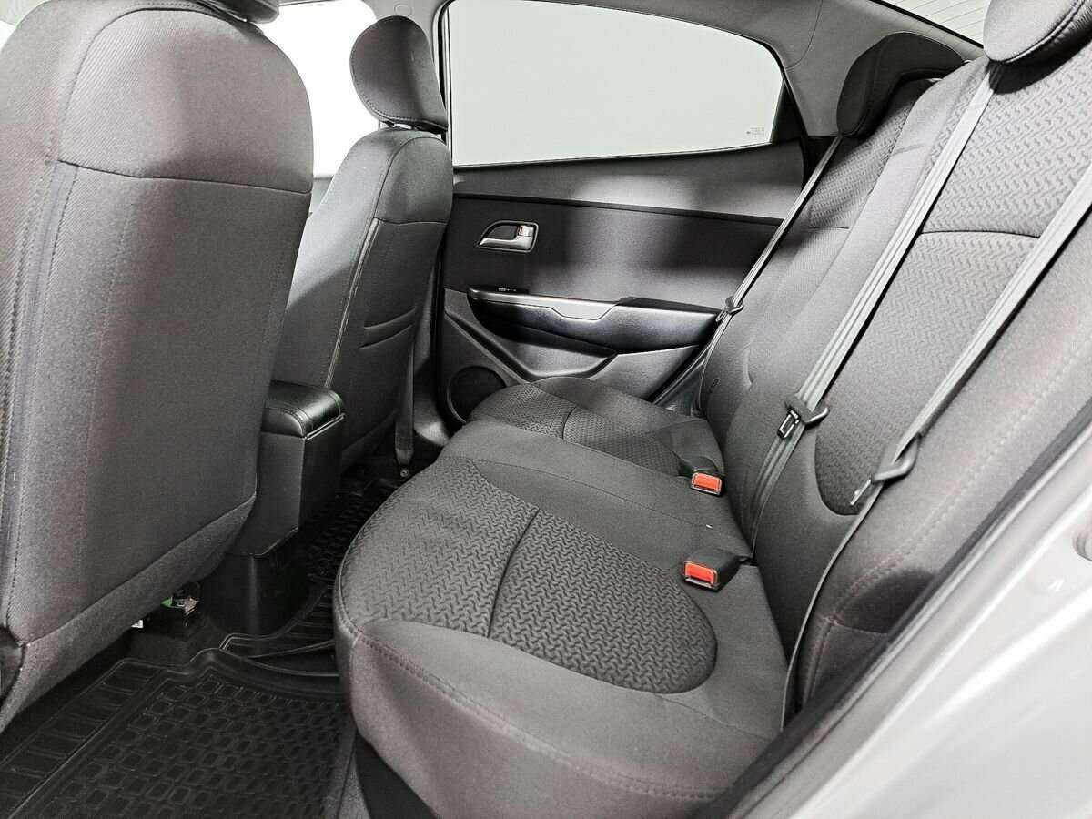 Kia Rio с пробегом — 2015 год. Фото: #8