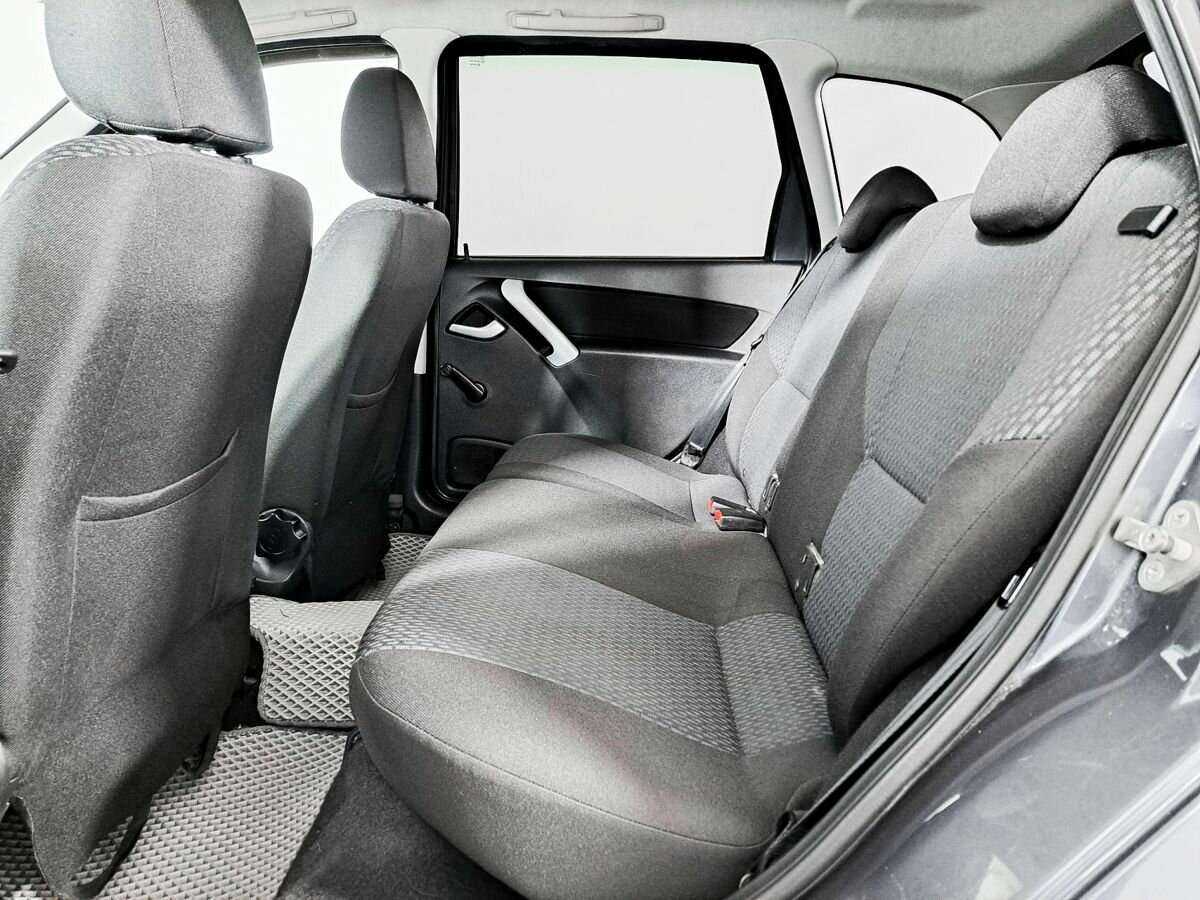 Lada (ВАЗ) Kalina с пробегом — 2017 год. Фото: #9