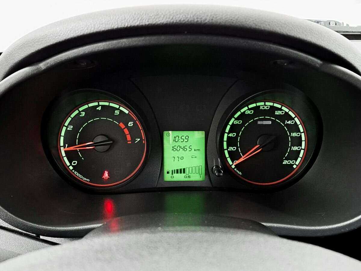 Lada (ВАЗ) Kalina с пробегом — 2015 год. Фото: #9