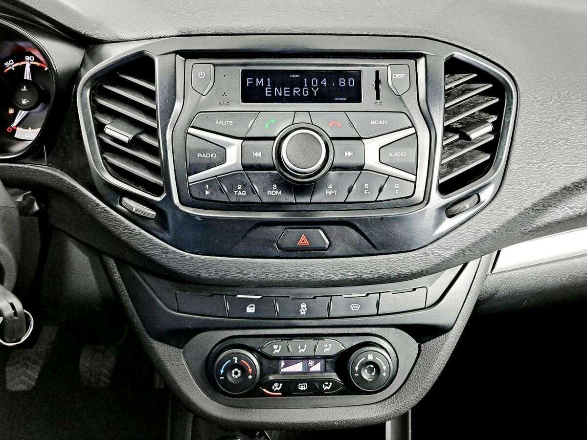 Lada (ВАЗ) Vesta с пробегом — 2019 год. Фото: #12