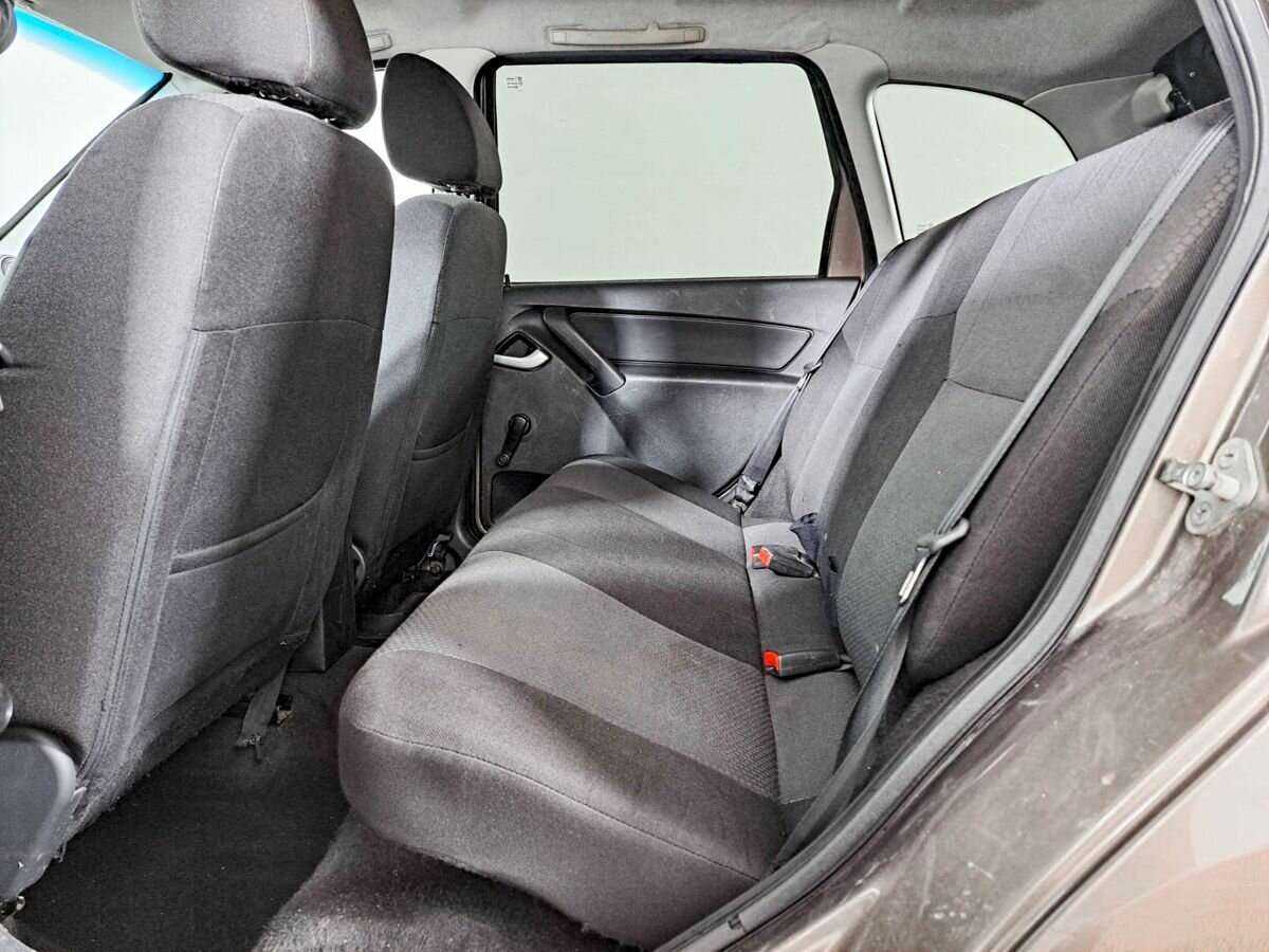 Lada (ВАЗ) Kalina с пробегом — 2015 год. Фото: #9