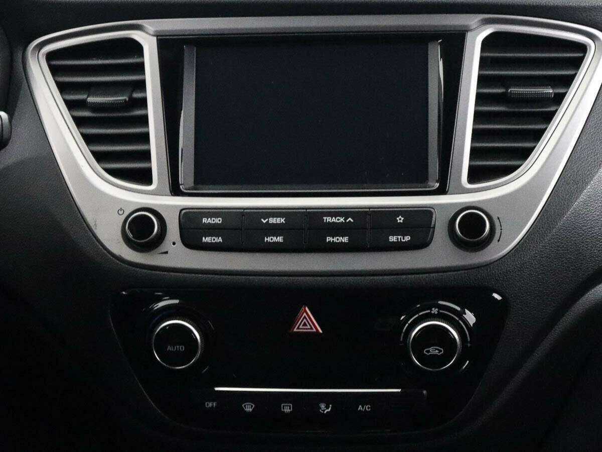 Hyundai Solaris с пробегом — 2019 год. Фото: #11