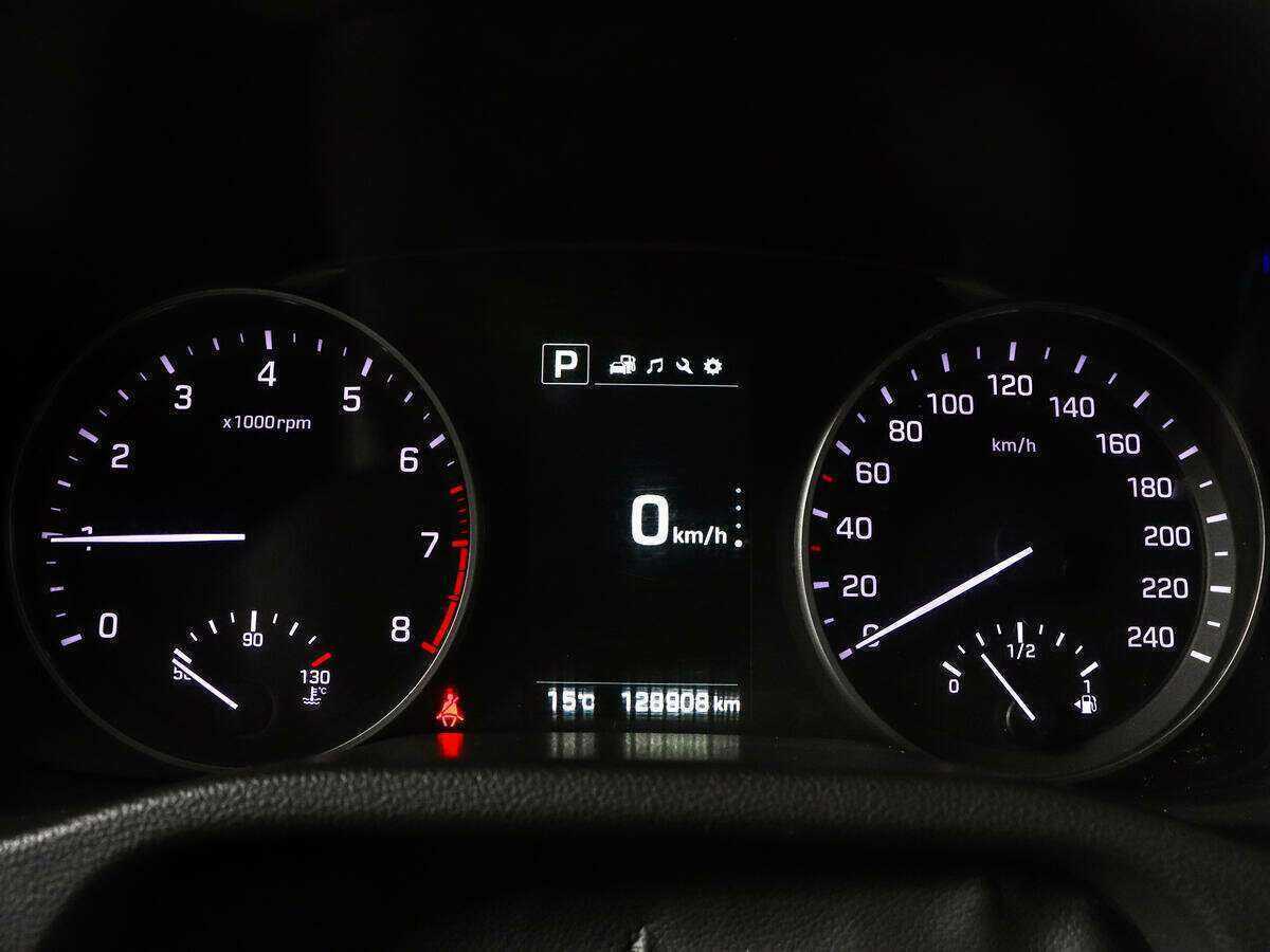 Hyundai Elantra с пробегом — 2018 год. Фото: #10