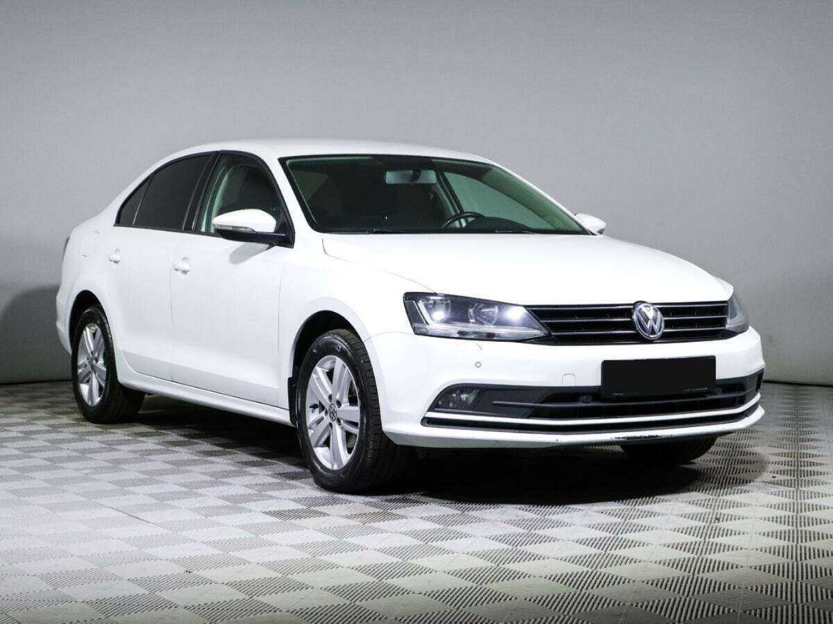 Volkswagen Jetta с пробегом — 2016 год. Фото: #2