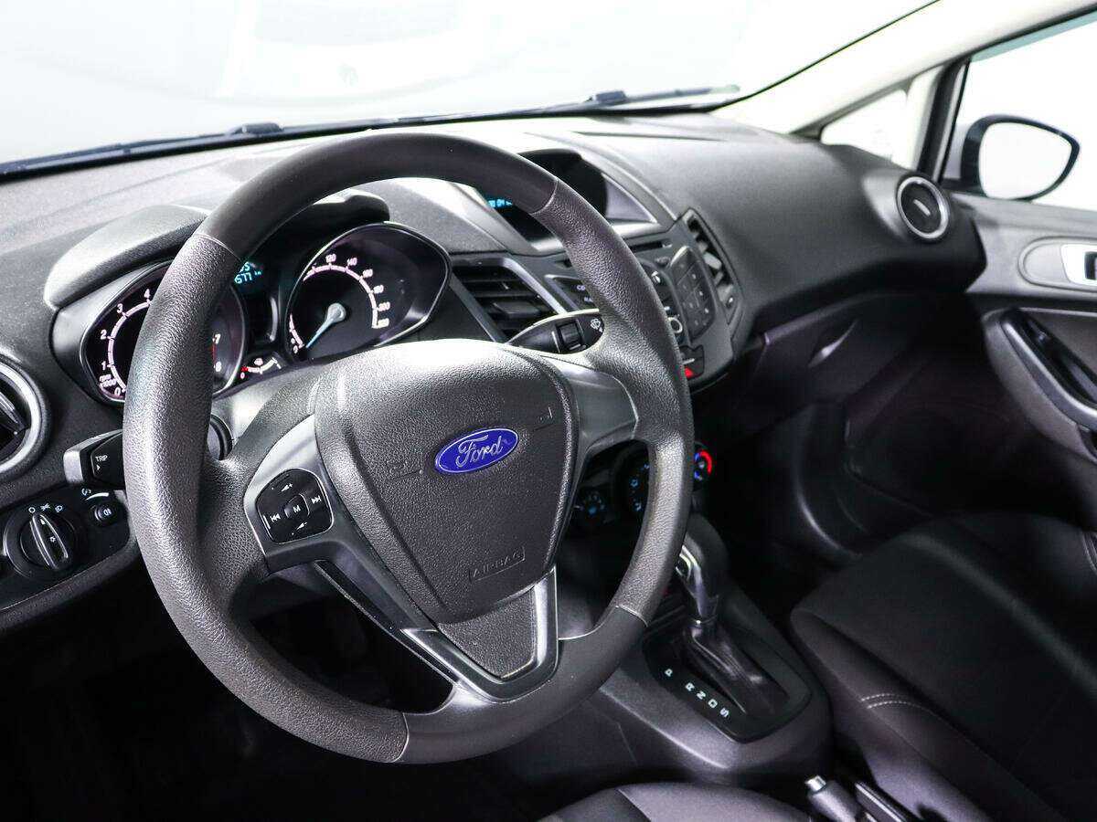 Ford Fiesta с пробегом — 2017 год. Фото: #13