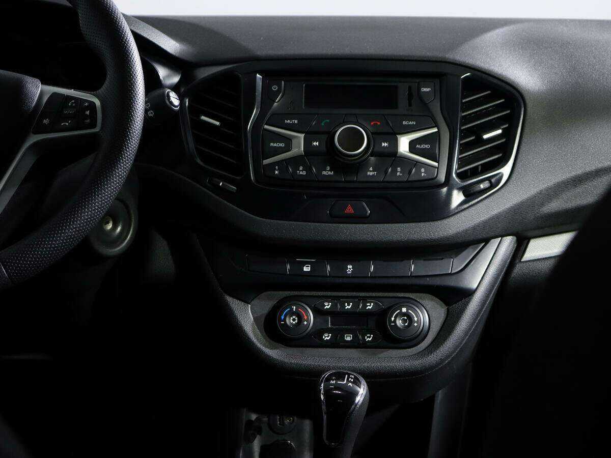 Lada (ВАЗ) Vesta с пробегом — 2019 год. Фото: #10