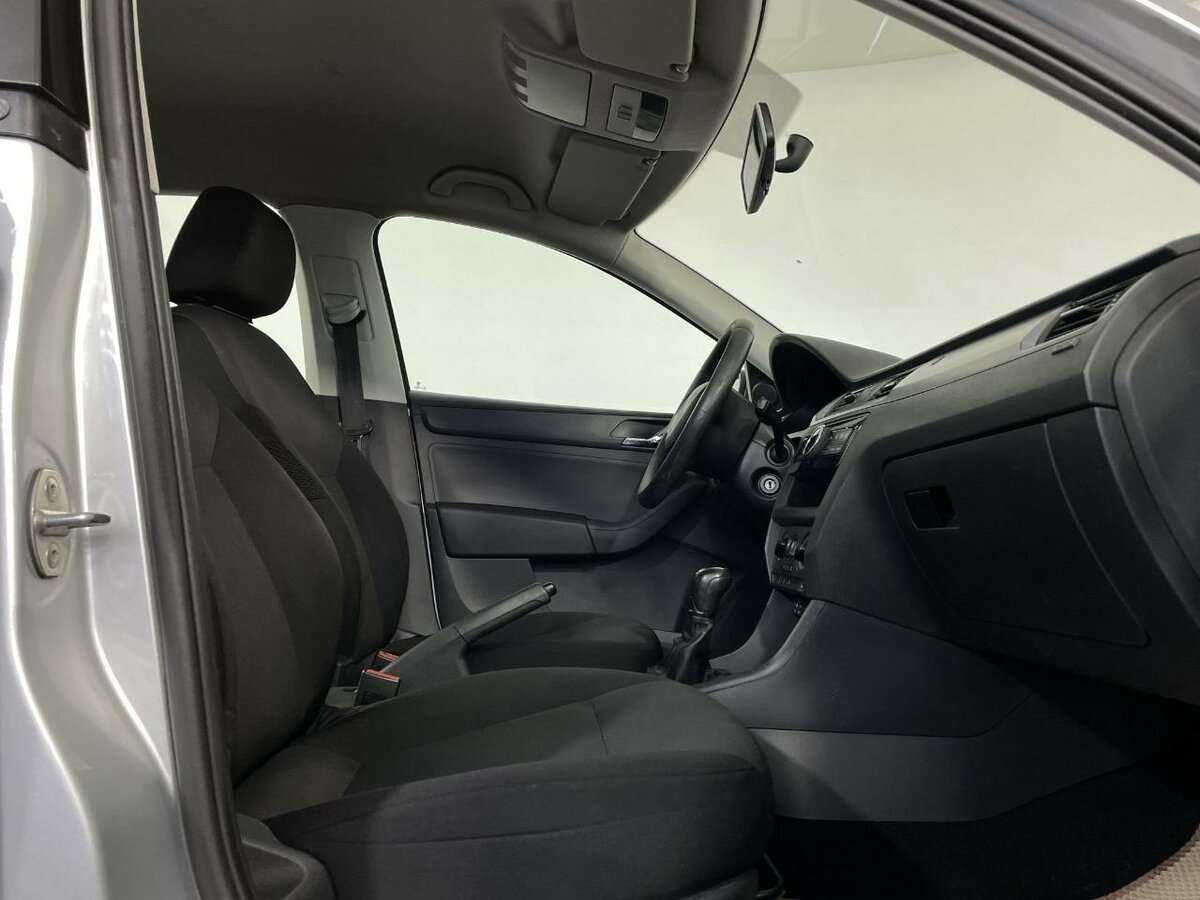 Skoda Rapid с пробегом — 2016 год. Фото: #12