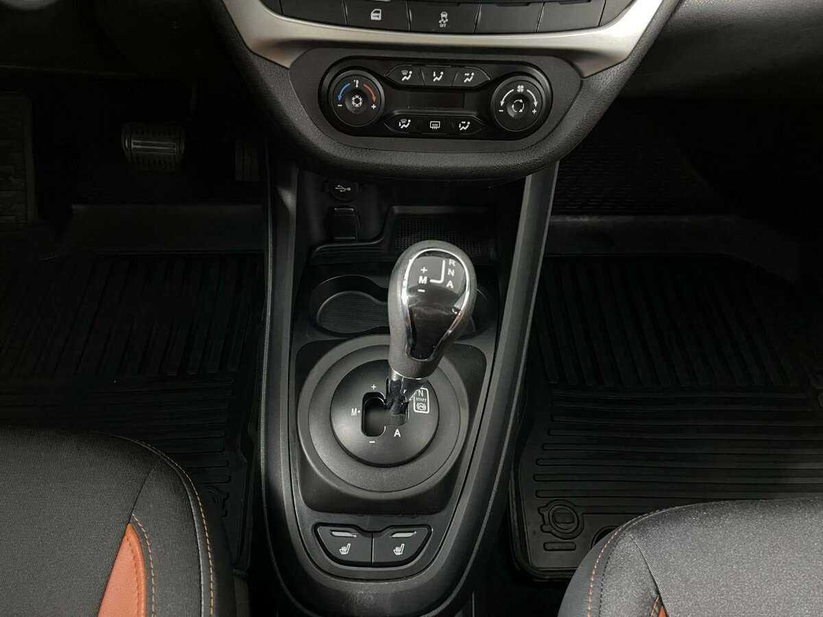 Lada (ВАЗ) Vesta с пробегом — 2019 год. Фото: #11