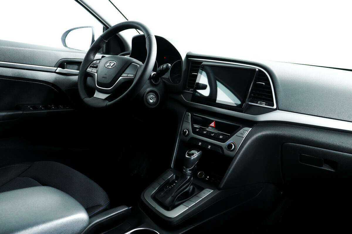 Hyundai Elantra с пробегом — 2018 год. Фото: #8