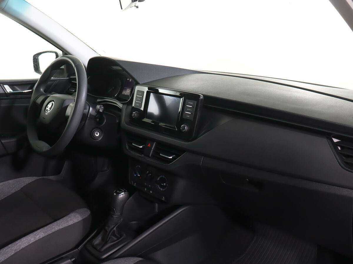 Skoda Rapid с пробегом — 2021 год. Фото: #7