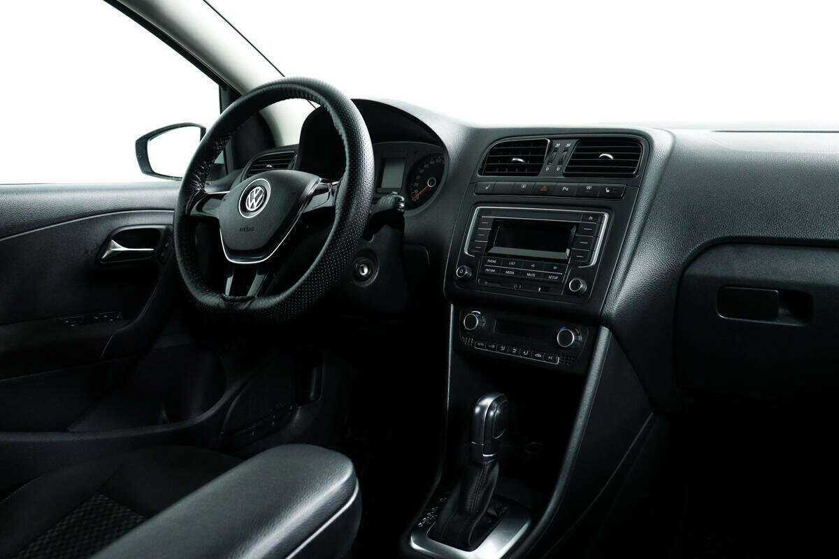 Volkswagen Polo с пробегом — 2016 год. Фото: #8