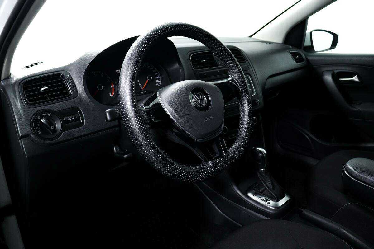 Volkswagen Polo с пробегом — 2016 год. Фото: #12