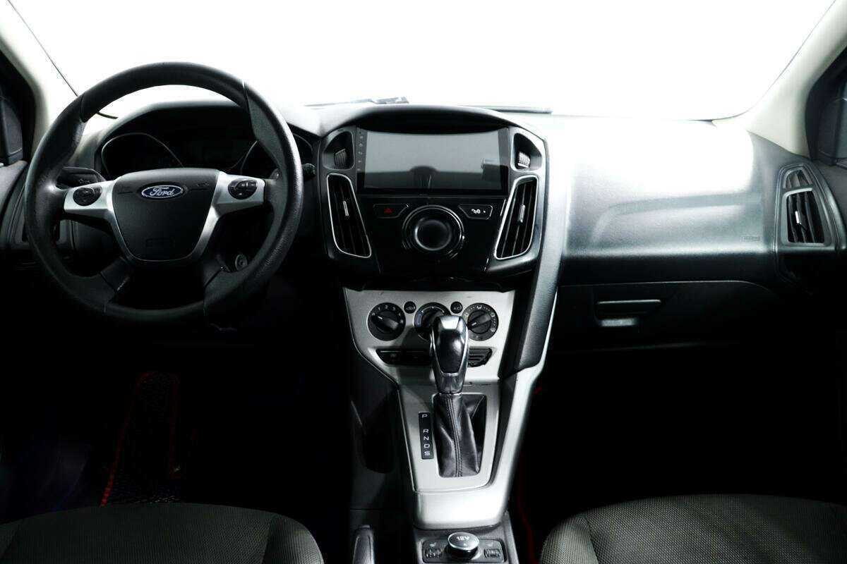 Ford Focus с пробегом — 2012 год. Фото: #10