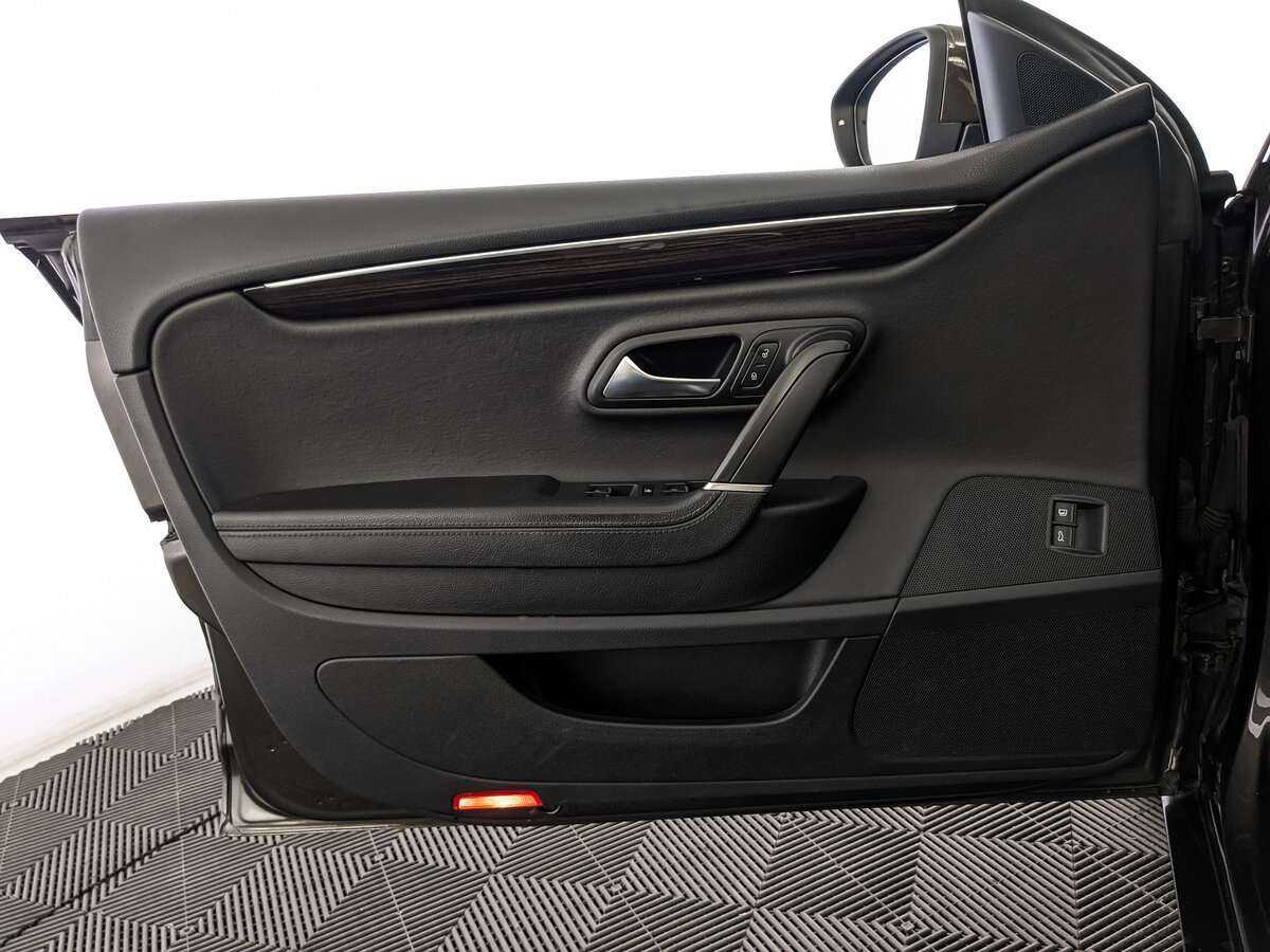 Volkswagen Passat CC с пробегом — 2013 год. Фото: #16