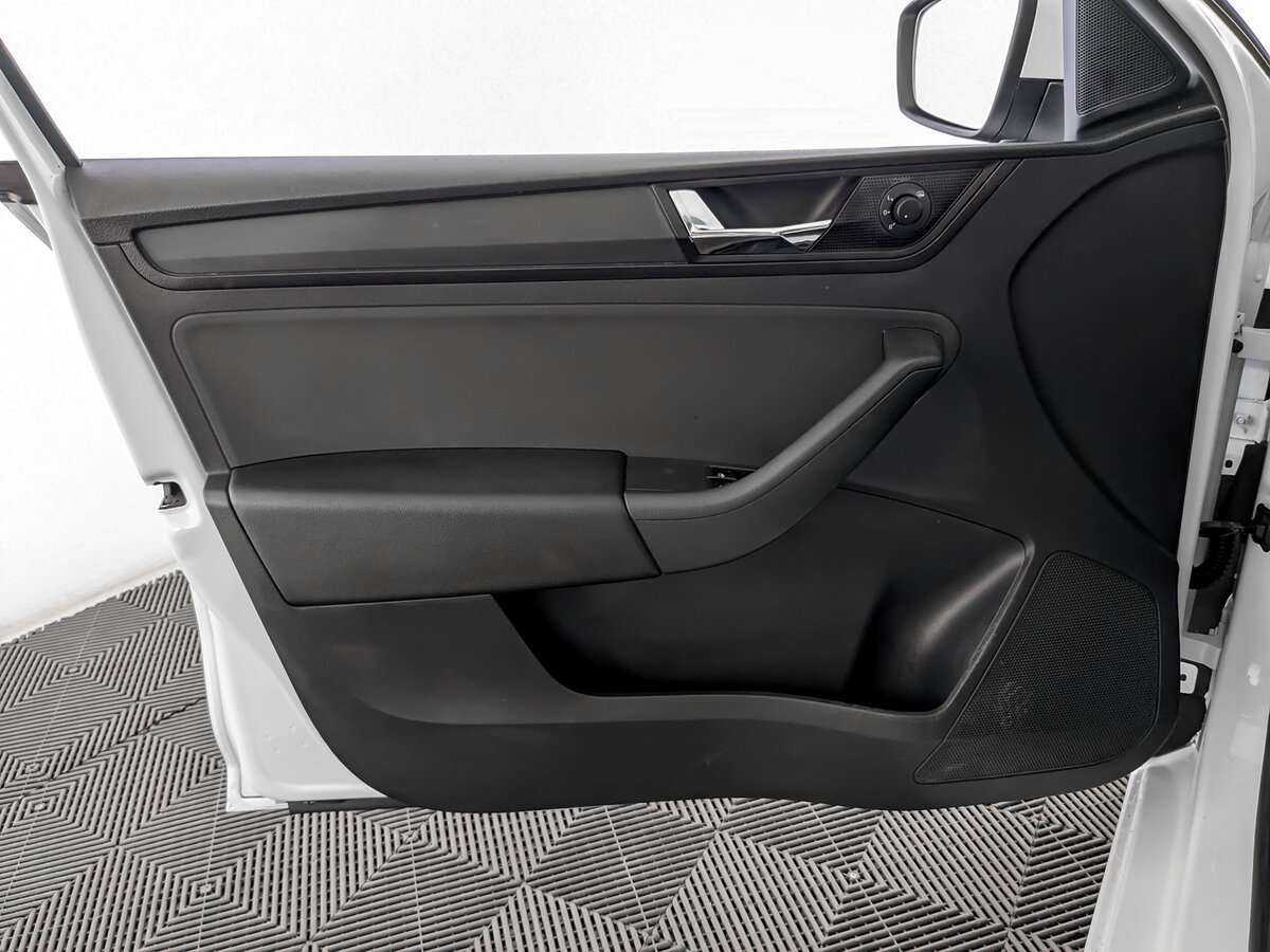 Skoda Rapid с пробегом — 2019 год. Фото: #17