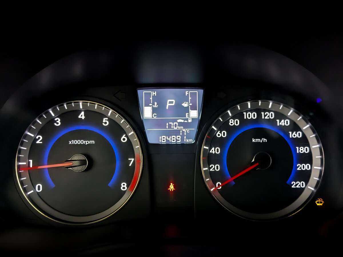 Hyundai Solaris с пробегом — 2015 год. Фото: #10