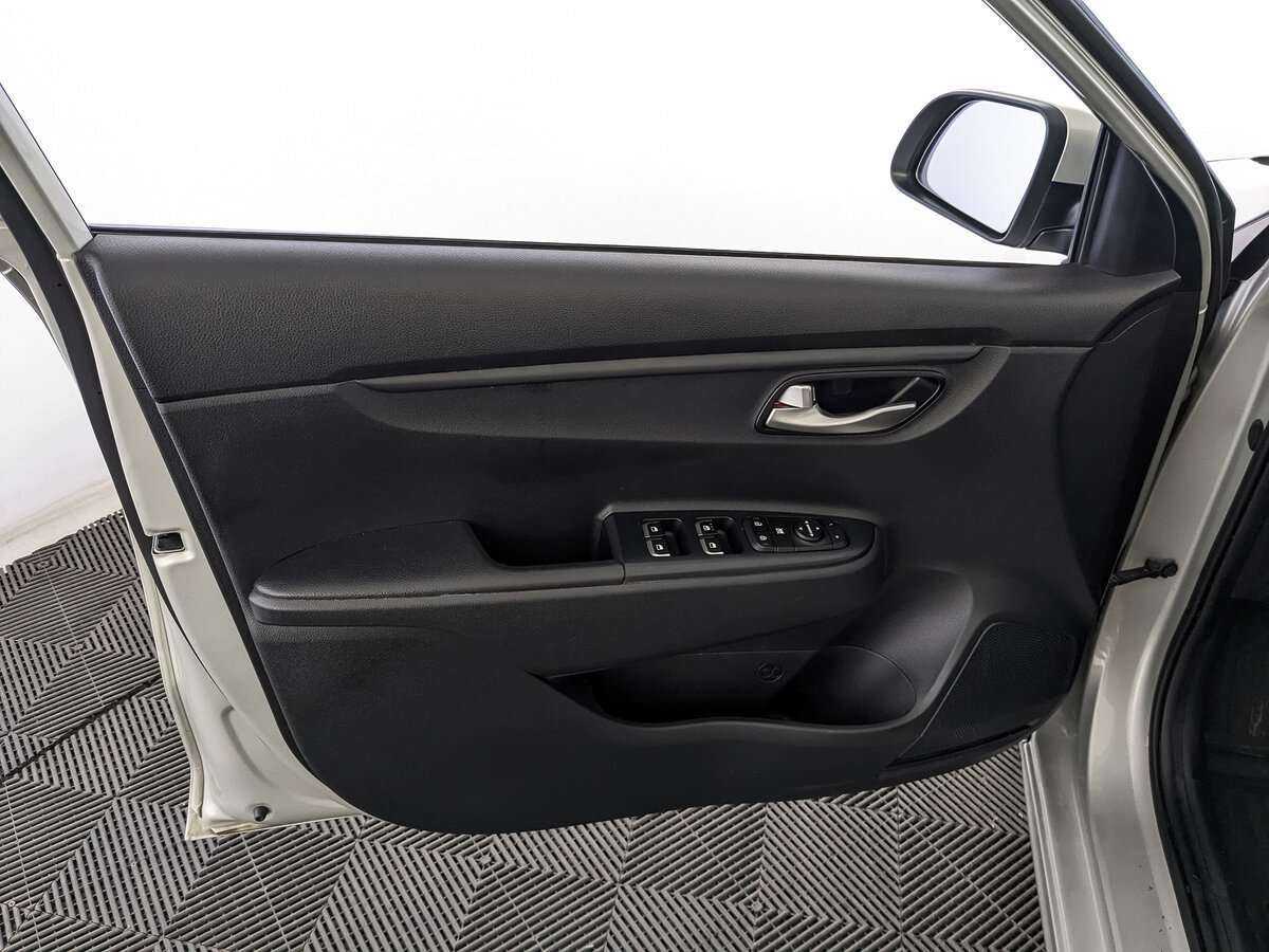 Kia Rio с пробегом — 2019 год. Фото: #13