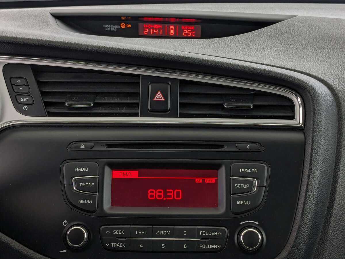 Kia Ceed с пробегом — 2017 год. Фото: #12