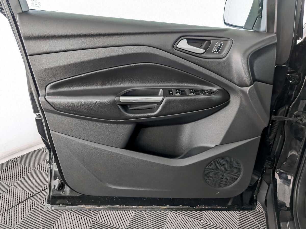 Ford Kuga с пробегом — 2016 год. Фото: #18