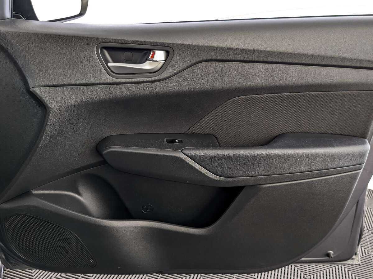 Hyundai Solaris с пробегом — 2021 год. Фото: #22