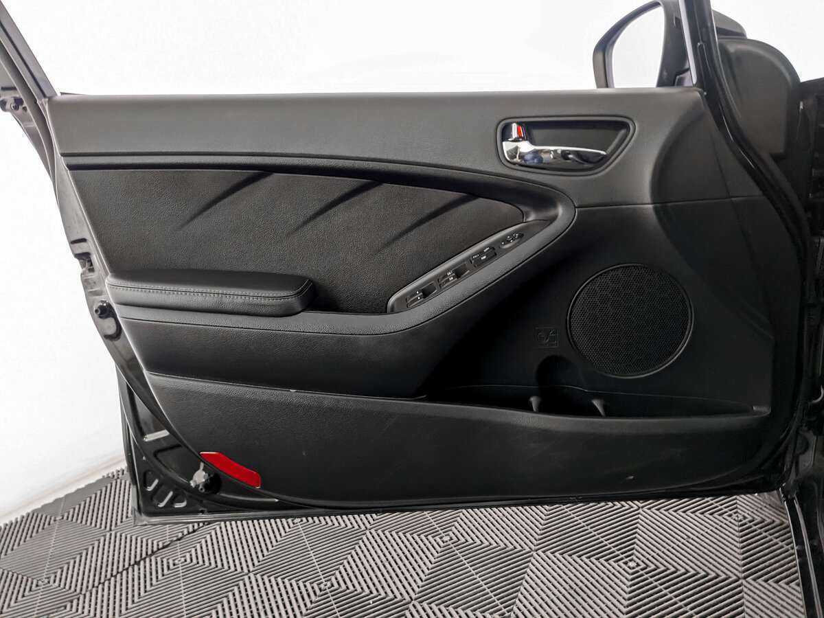 Kia Cerato с пробегом — 2015 год. Фото: #14