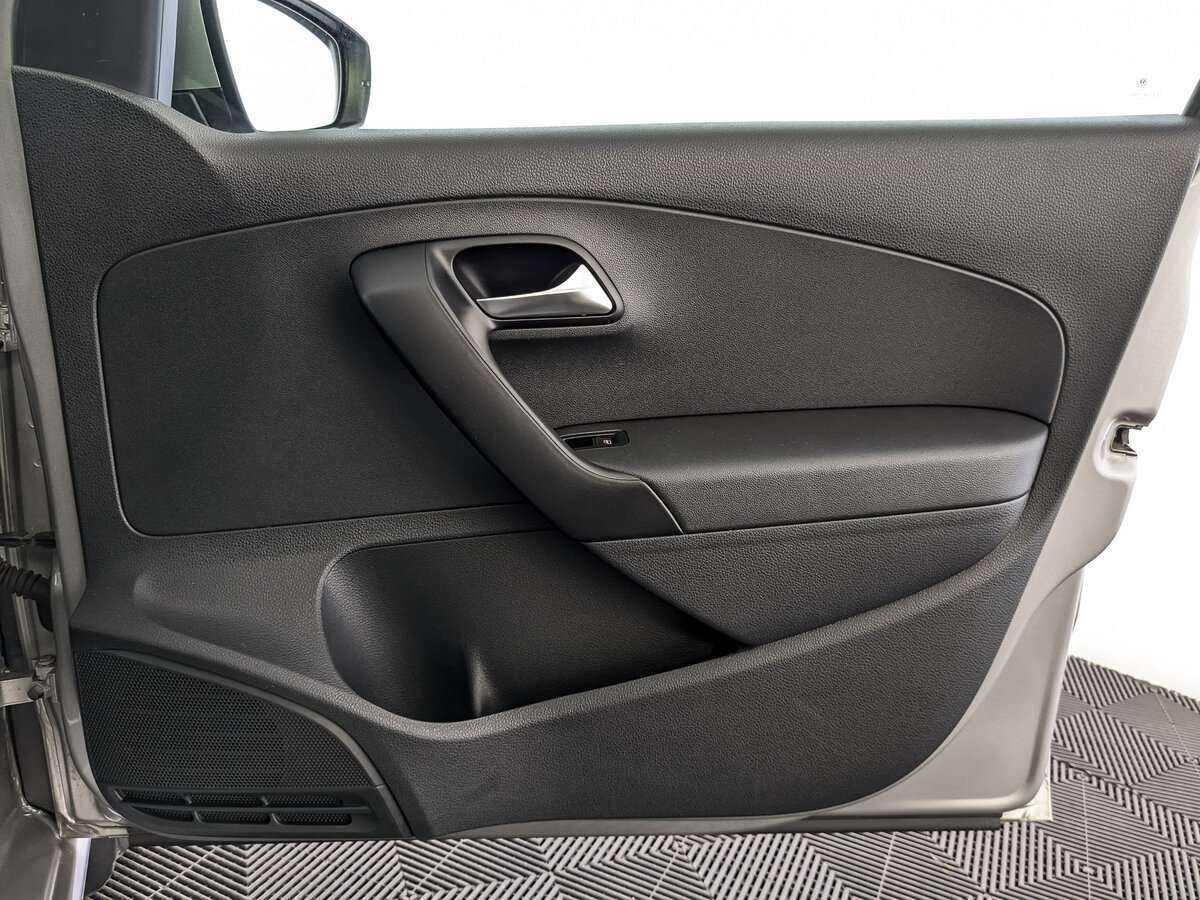 Volkswagen Polo с пробегом — 2020 год. Фото: #20