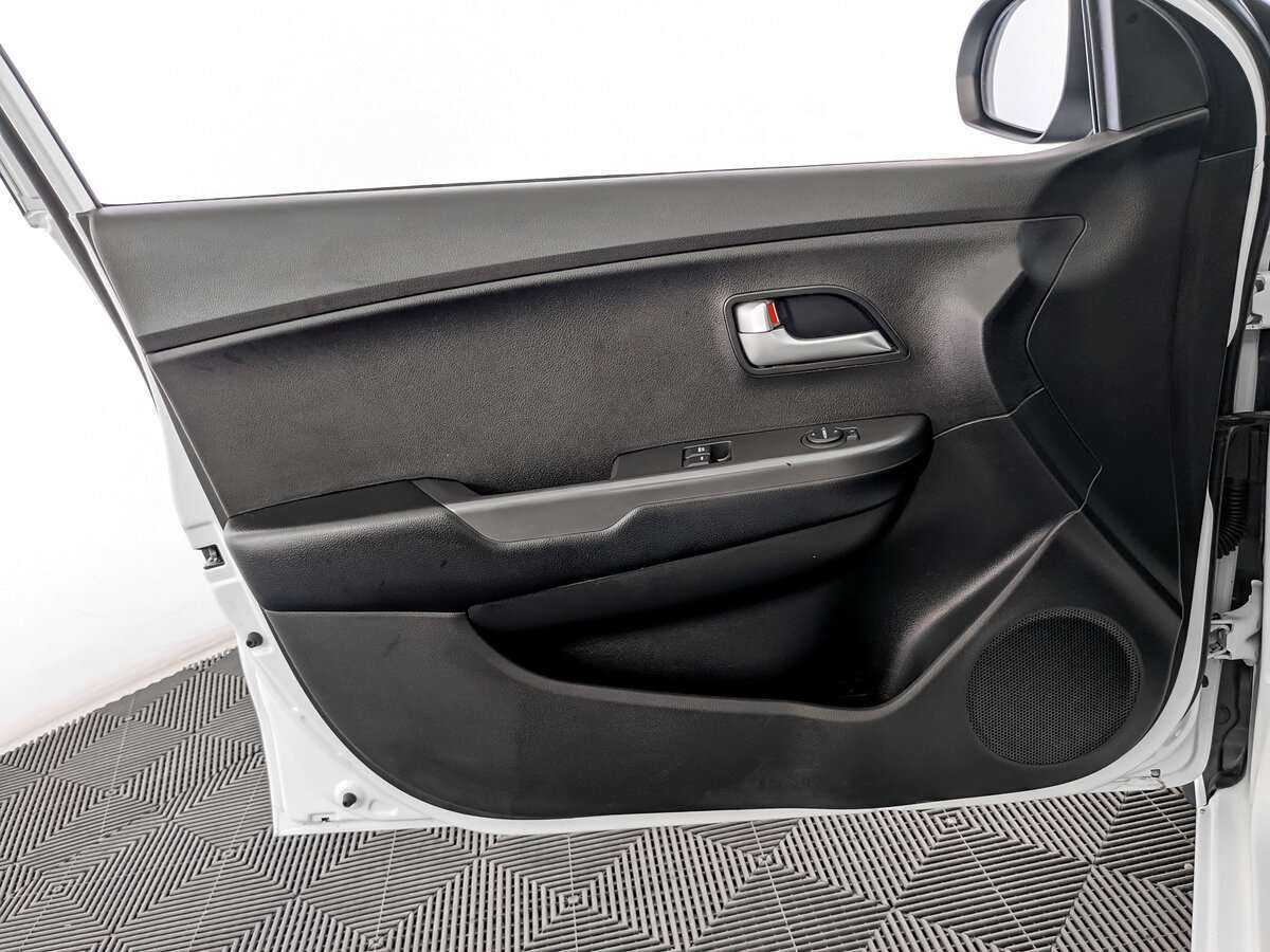 Kia Rio с пробегом — 2016 год. Фото: #14