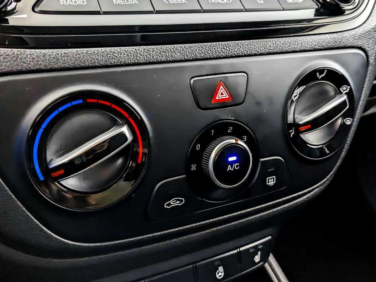 Hyundai Solaris с пробегом — 2022 год. Фото: #19