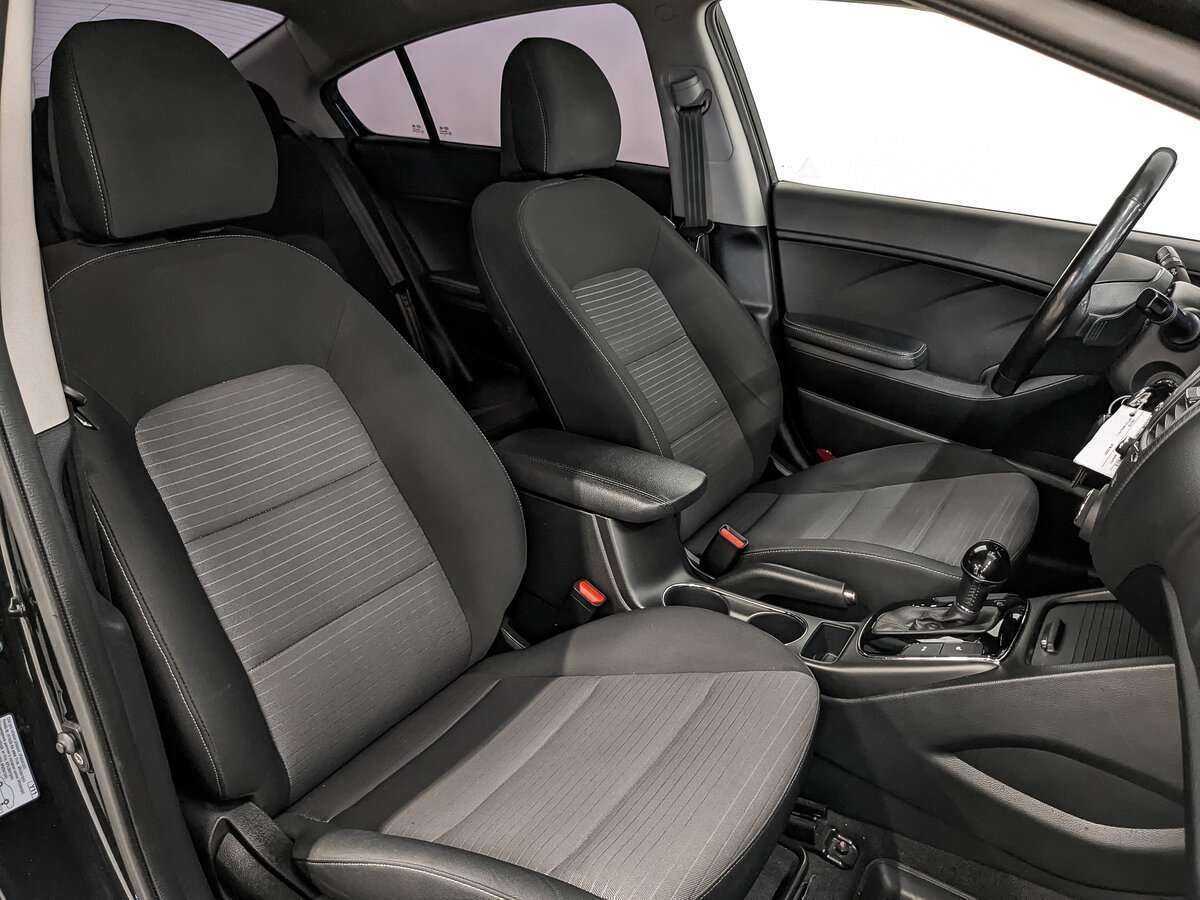 Kia Cerato с пробегом — 2017 год. Фото: #22