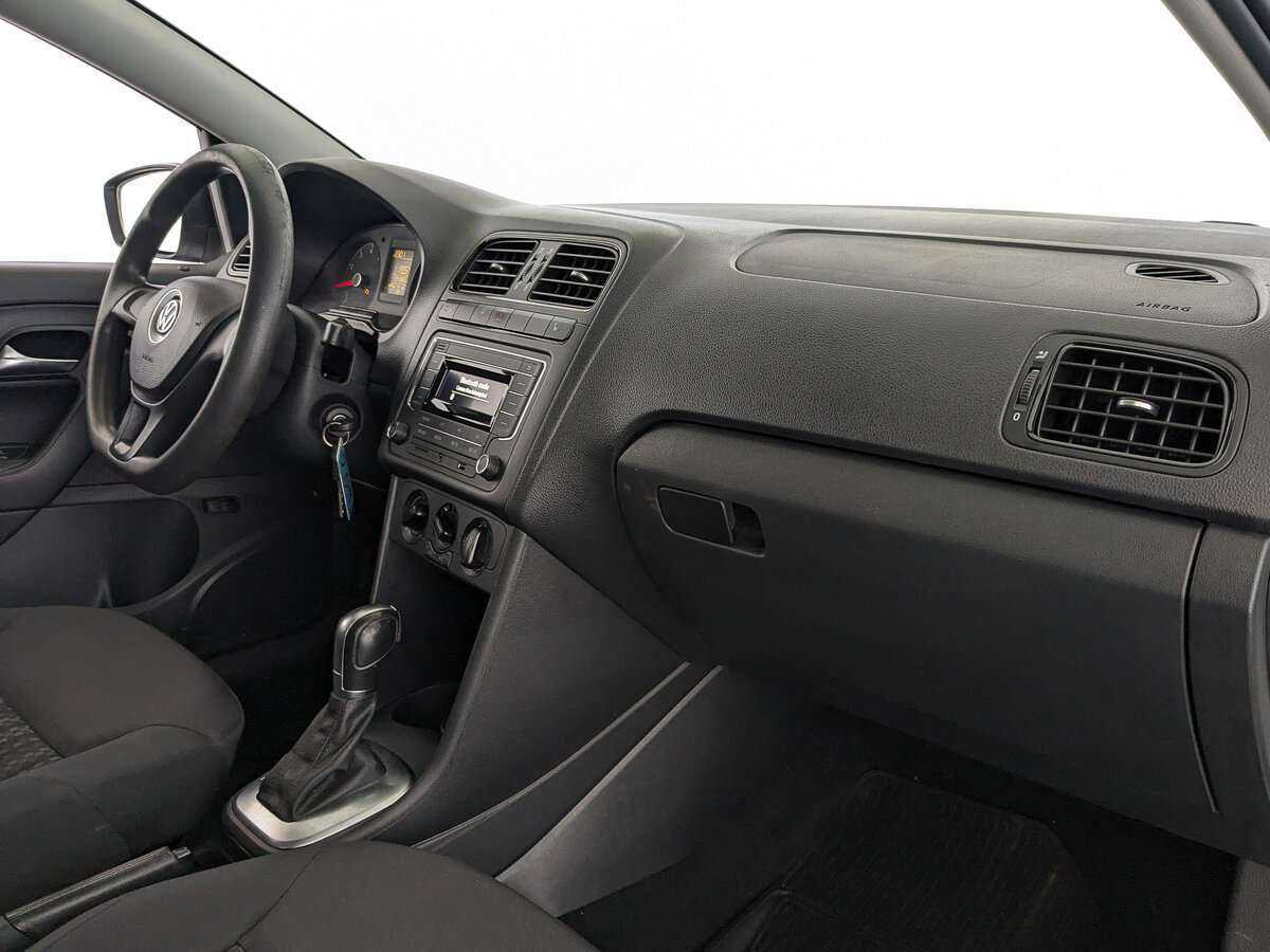 Volkswagen Polo с пробегом — 2018 год. Фото: #12