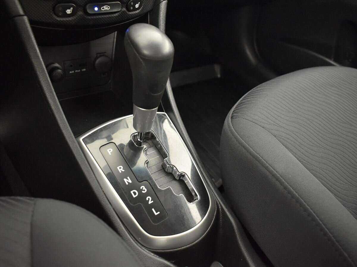 Hyundai Solaris с пробегом — 2012 год. Фото: #12