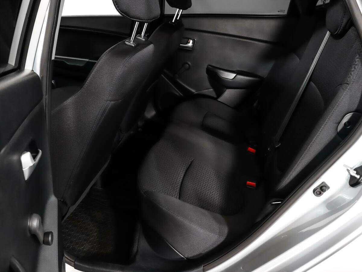 Kia Rio с пробегом — 2016 год. Фото: #5