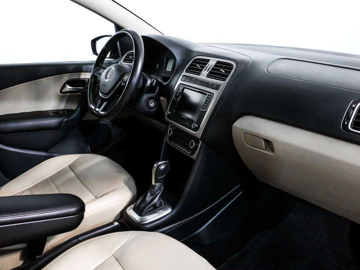 Volkswagen Polo с пробегом — 2018 год. Фото: #8