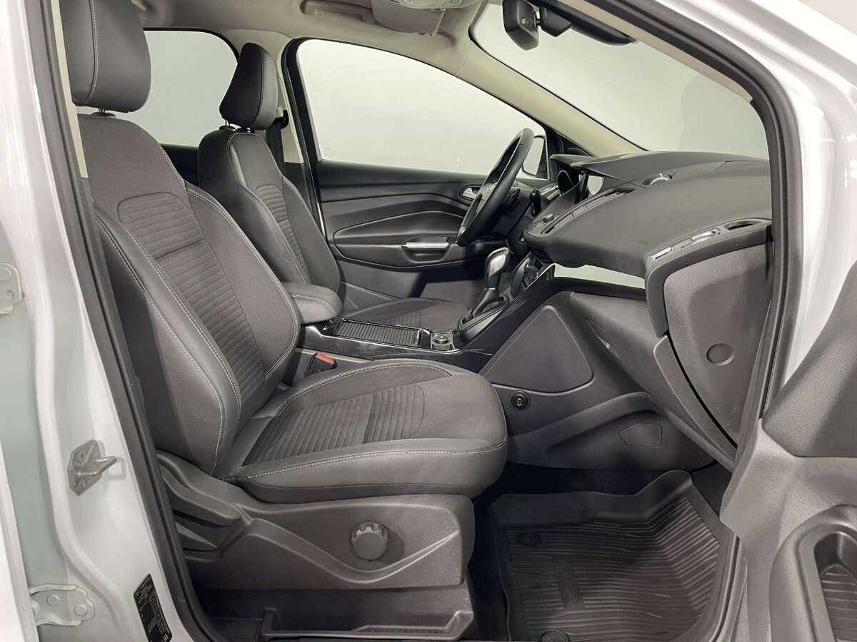 Ford Kuga с пробегом — 2017 год. Фото: #11
