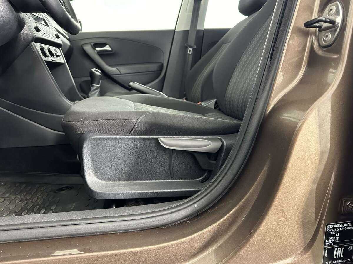 Volkswagen Polo с пробегом — 2016 год. Фото: #9