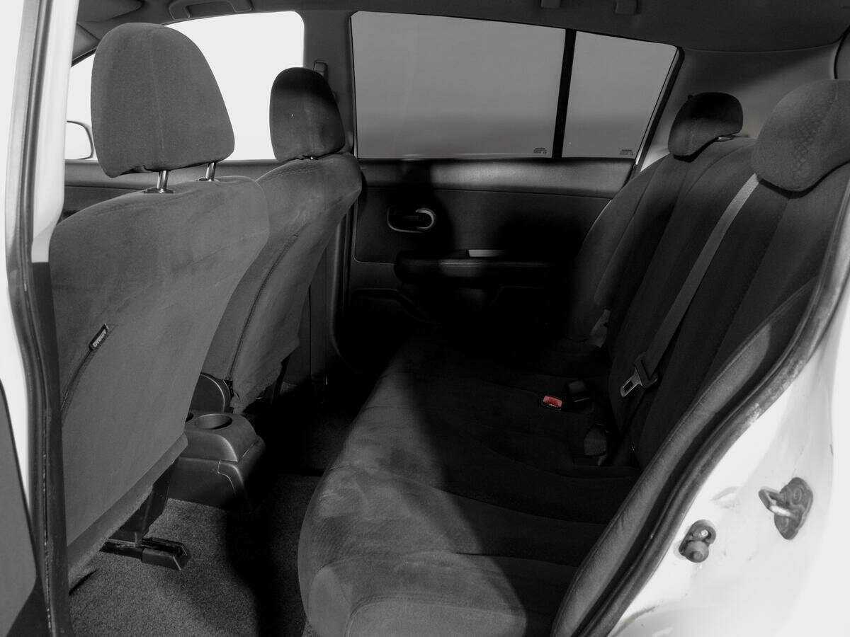 Nissan Tiida с пробегом — 2013 год. Фото: #8