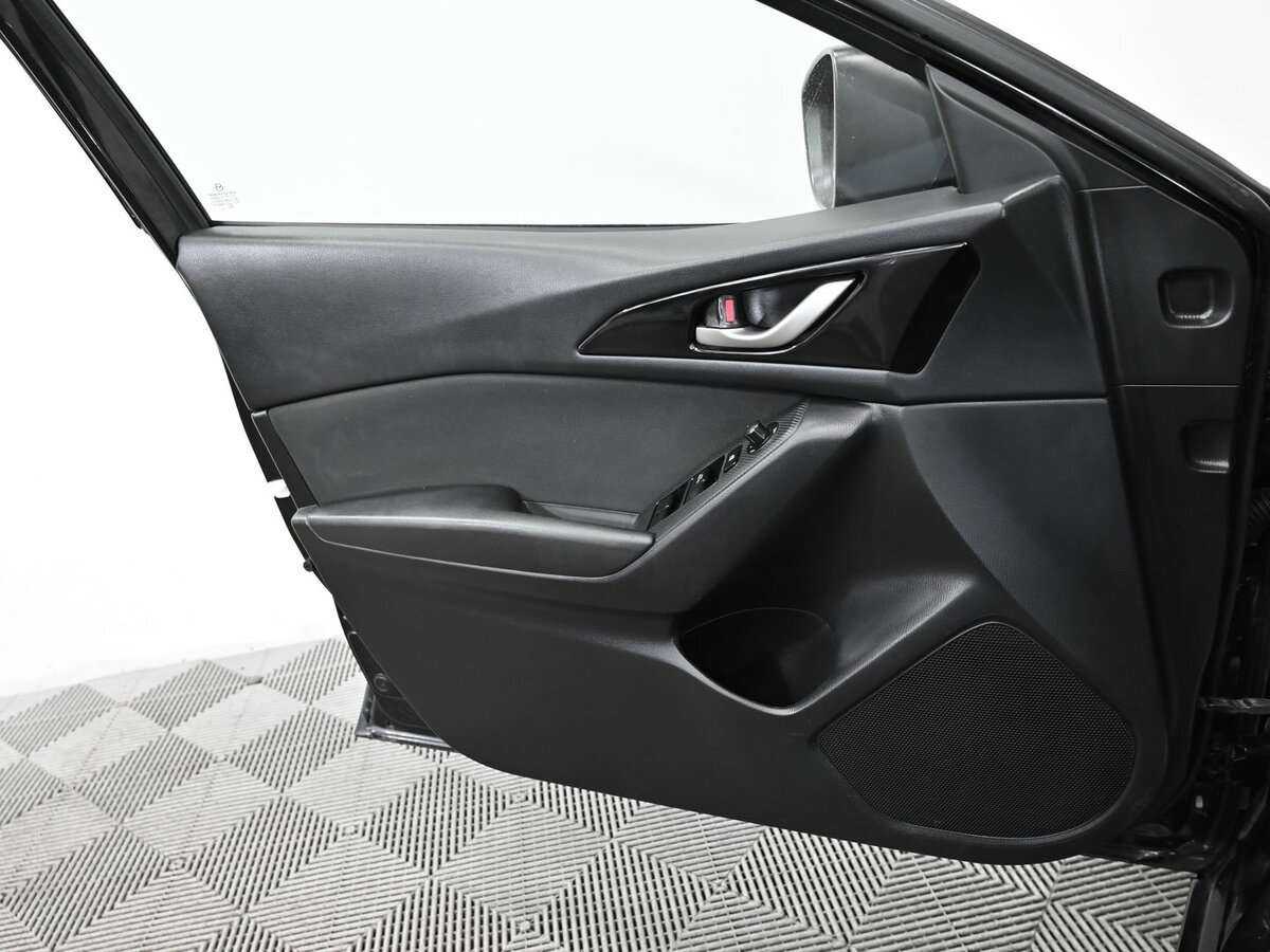 Mazda 3 с пробегом — 2013 год. Фото: #6