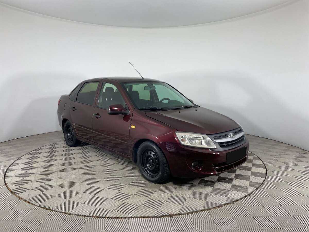 Lada (ВАЗ) Granta с пробегом — 2012 год. Фото: #2