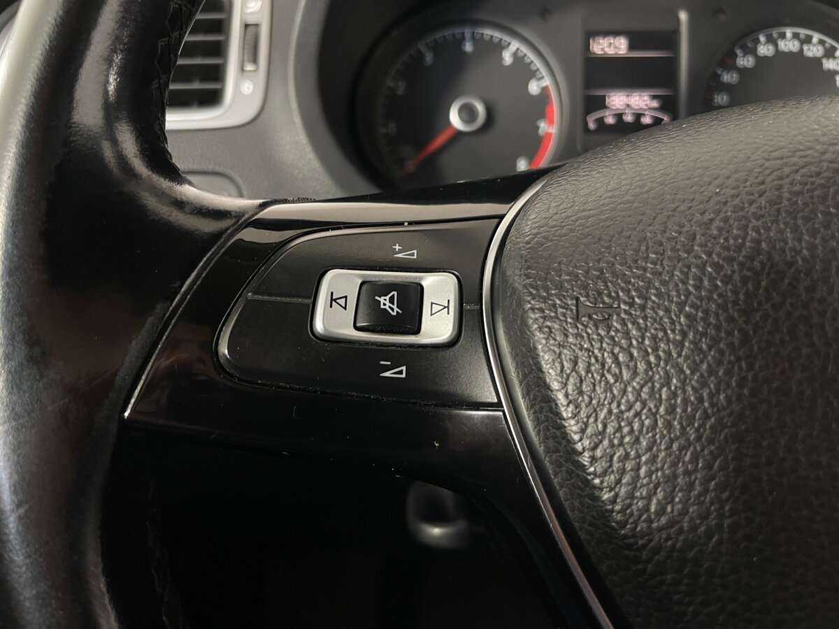 Volkswagen Polo с пробегом — 2016 год. Фото: #11