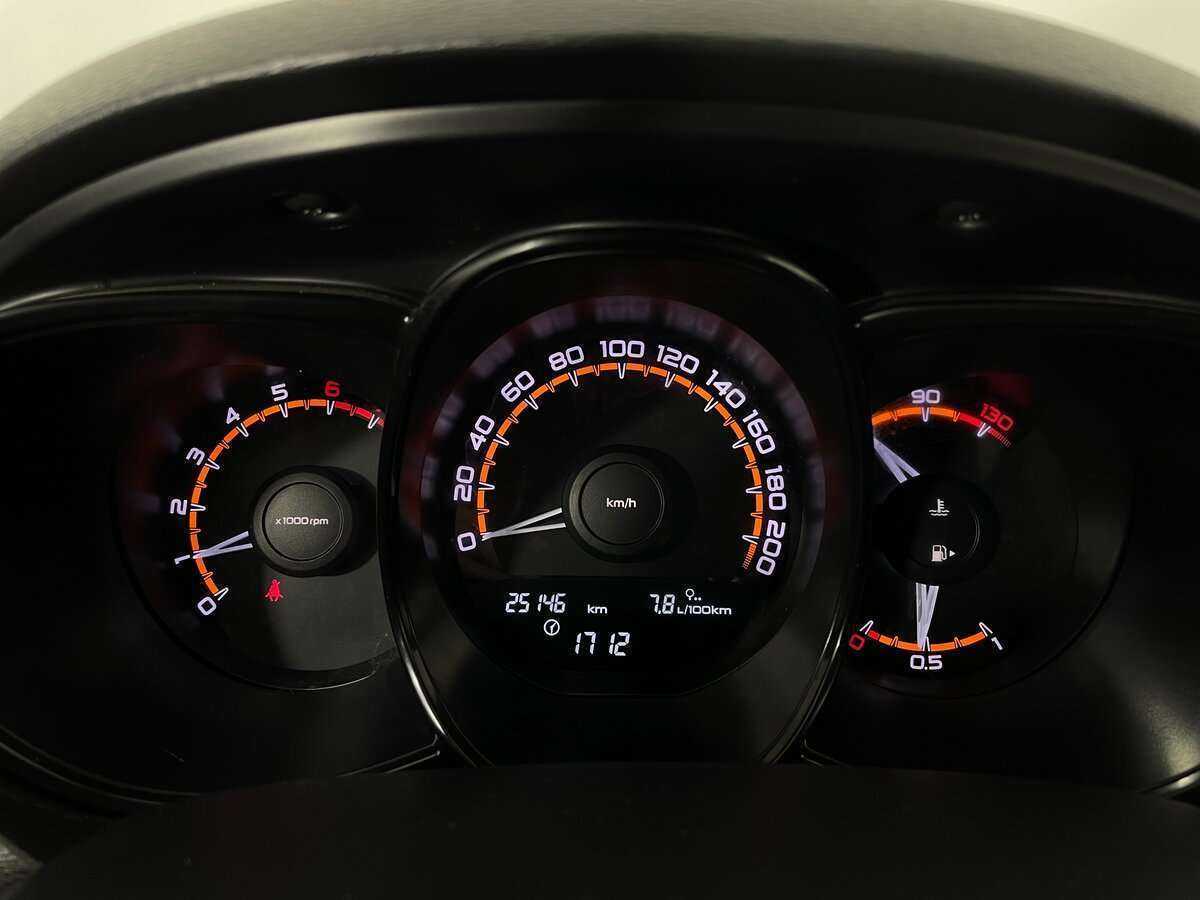 Lada (ВАЗ) Vesta с пробегом — 2021 год. Фото: #10