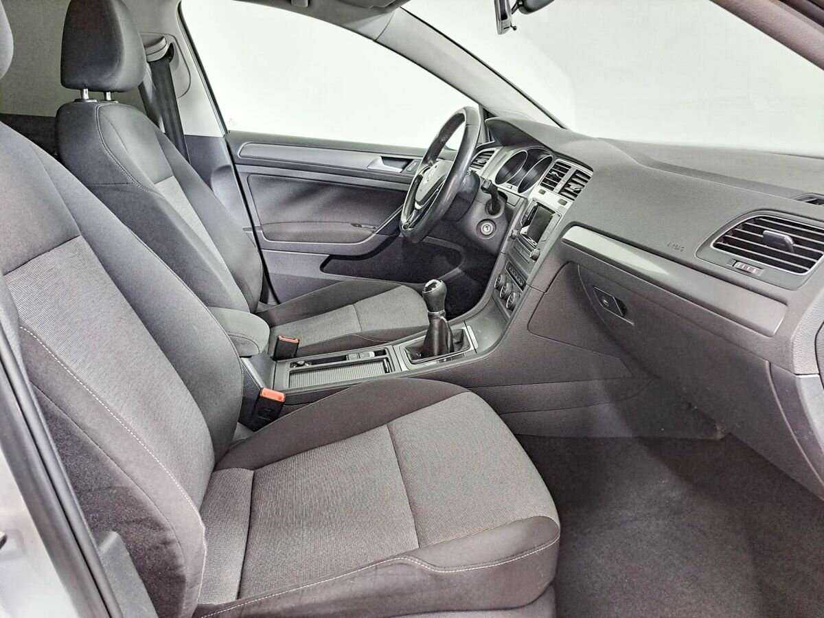 Volkswagen Golf с пробегом — 2013 год. Фото: #8
