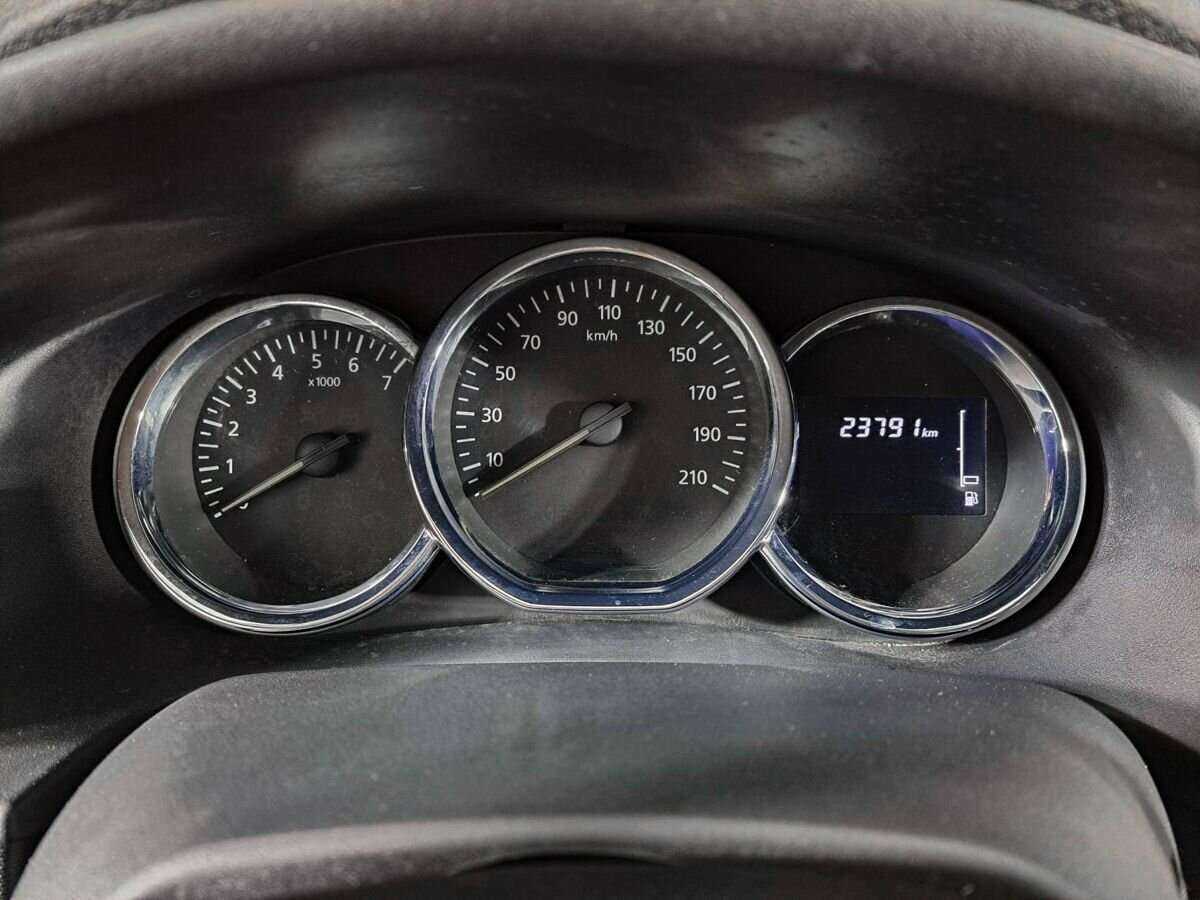 Renault Logan с пробегом — 2021 год. Фото: #10