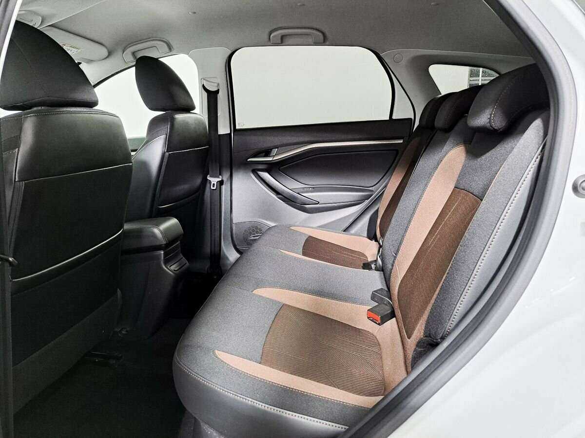 Lada (ВАЗ) Vesta с пробегом — 2018 год. Фото: #9