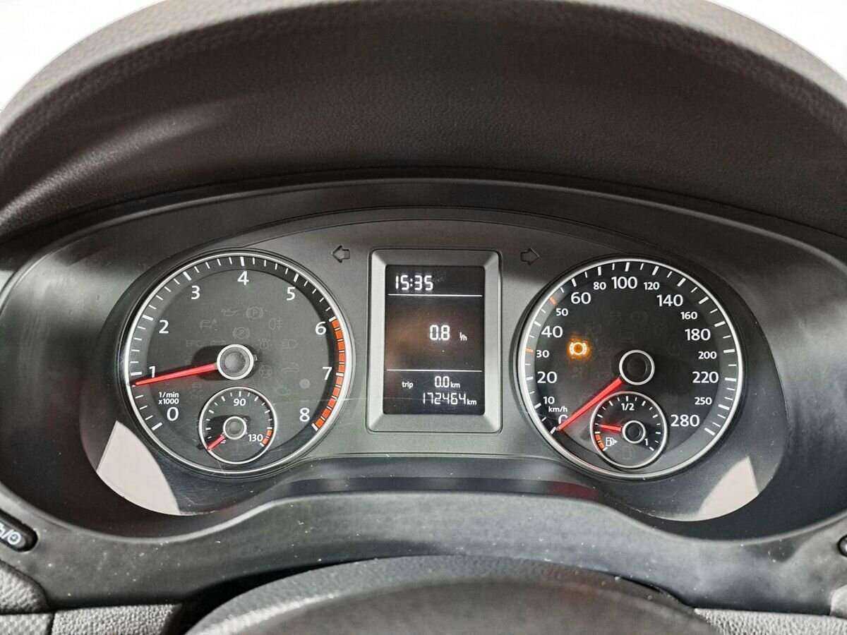 Volkswagen Jetta с пробегом — 2014 год. Фото: #8