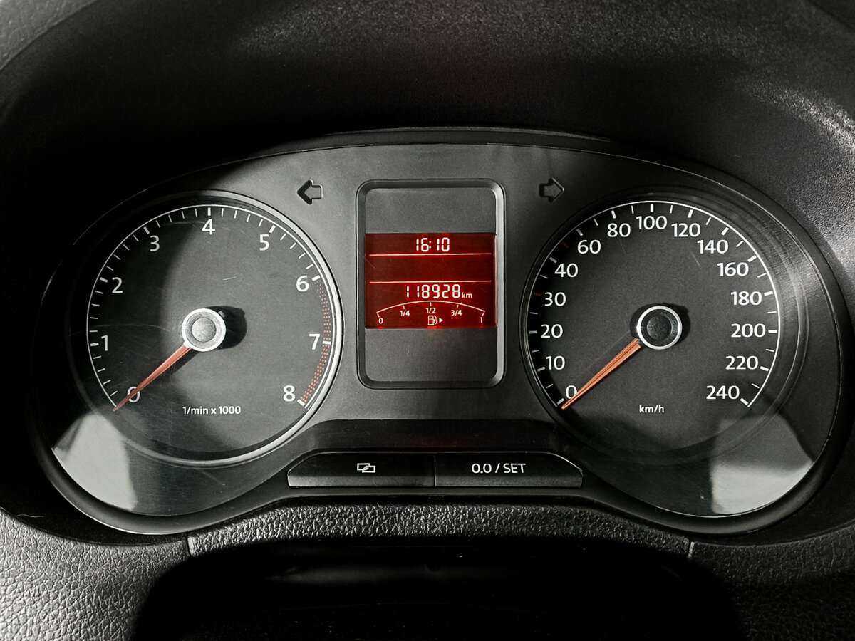 Volkswagen Polo с пробегом — 2013 год. Фото: #12