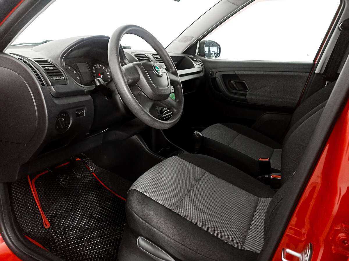 Skoda Fabia с пробегом — 2012 год. Фото: #12