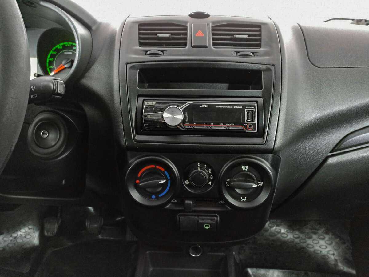 Lada (ВАЗ) Kalina с пробегом — 2014 год. Фото: #12