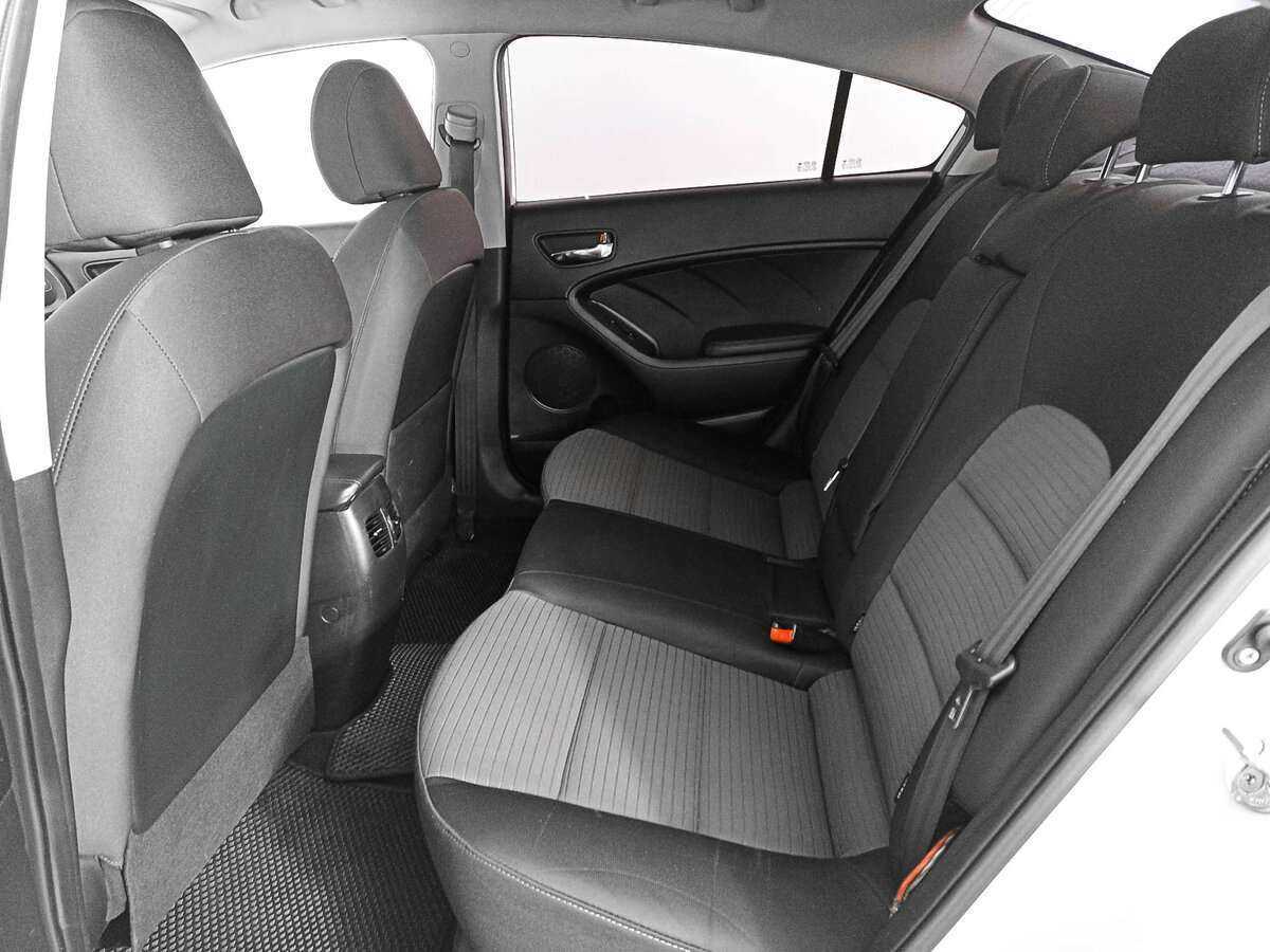 Kia Cerato с пробегом — 2014 год. Фото: #9