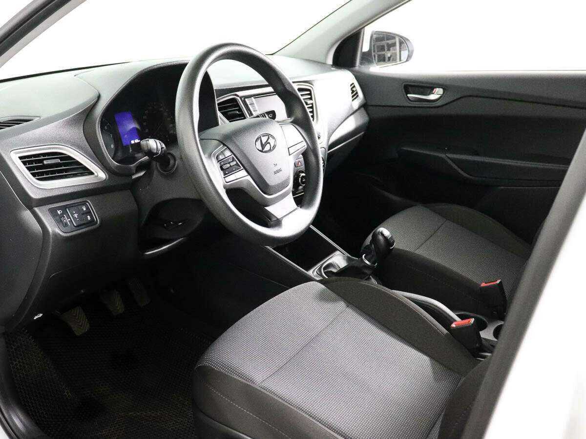 Hyundai Solaris с пробегом — 2020 год. Фото: #7